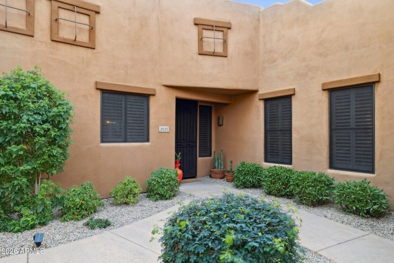 1-web-or-mls-13450-e-via-linda-unit-2025