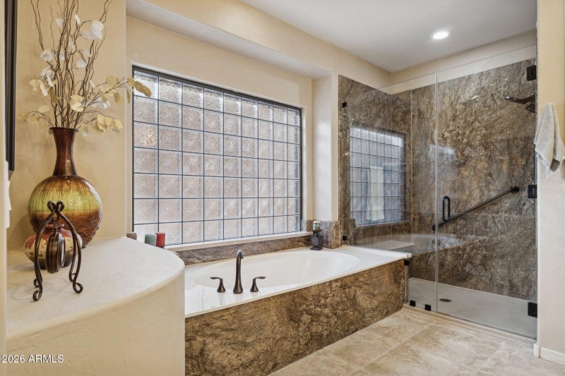 18-web-or-mls-13450-e-via-linda-unit-202