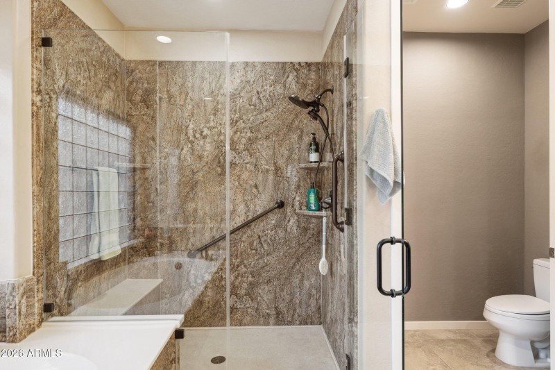 19-web-or-mls-13450-e-via-linda-unit-202