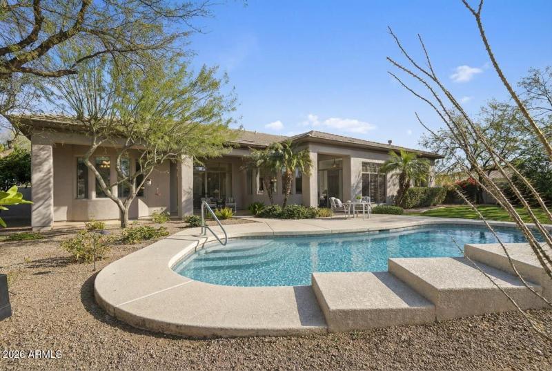 Resort-like backyard