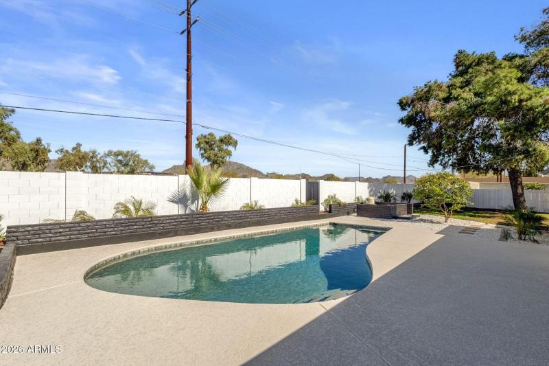 47-web-or-mls-1524-w-mission-ln