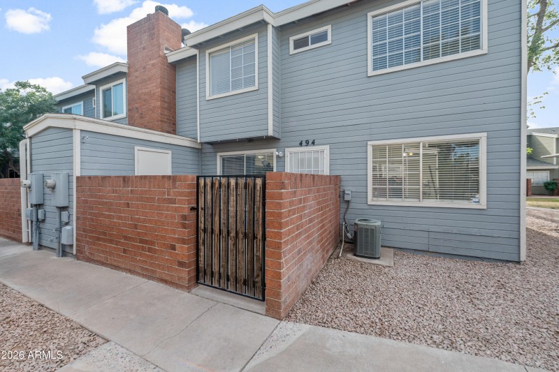 05 - Gated courtyard