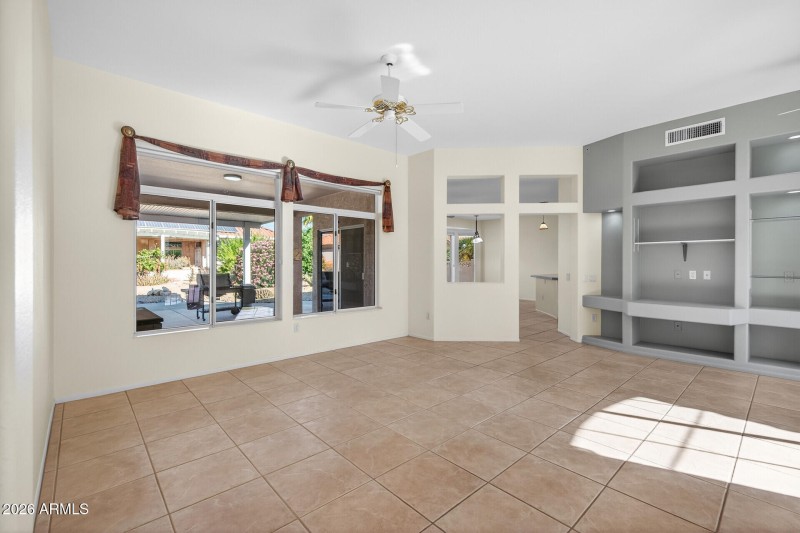 14_15614_W_Futura_Dr12_mls