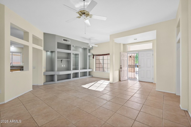 16_15614_W_Futura_Dr14_mls