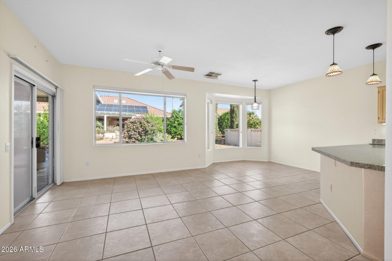 20_15614_W_Futura_Dr18_mls