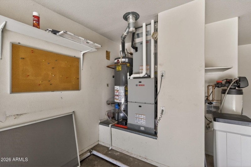 48_15614_W_Futura_Dr44_mls