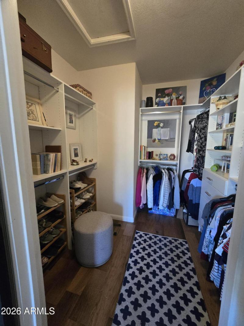 ER main bedrm closet