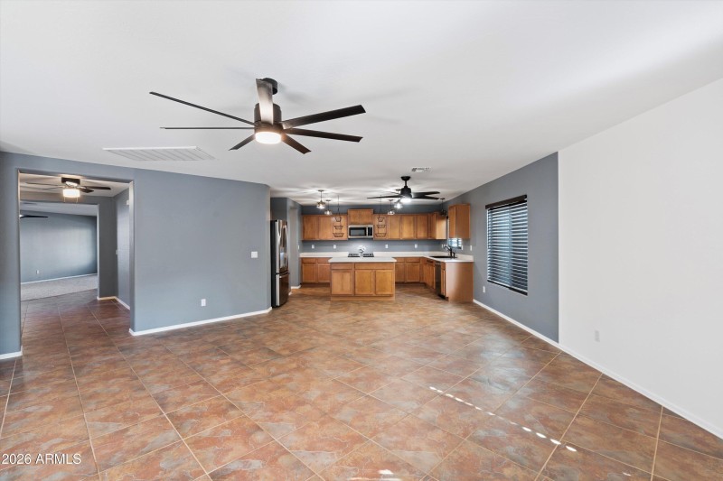 11-Dining to Kitchen