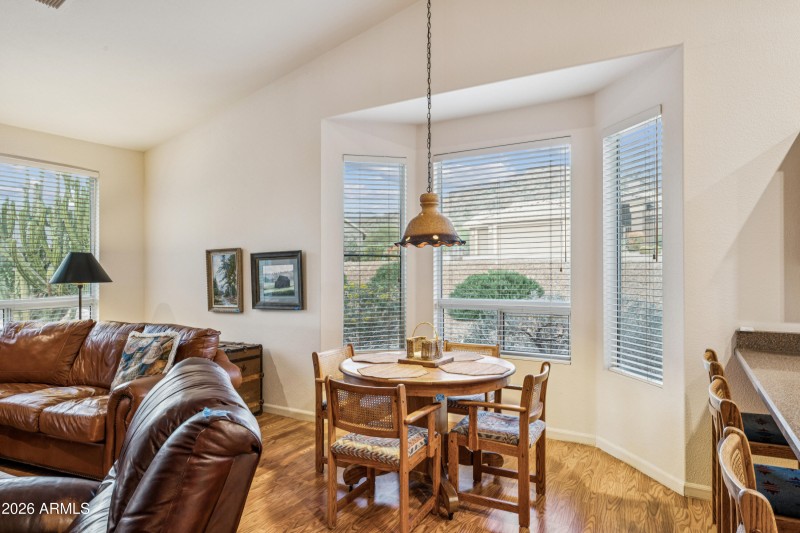 BAY WINDOW EATING AREA