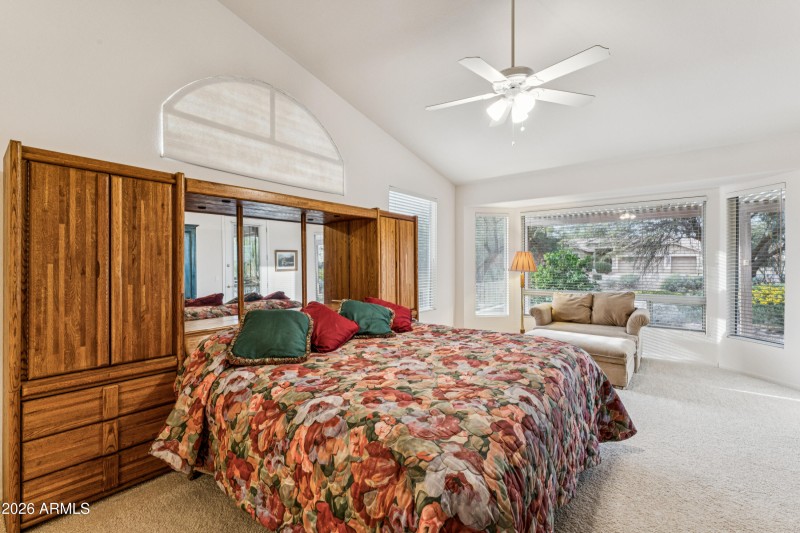 SPACIOUS MASTER BEDROOM