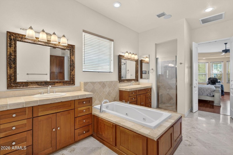 Luxurious Soaking Tub