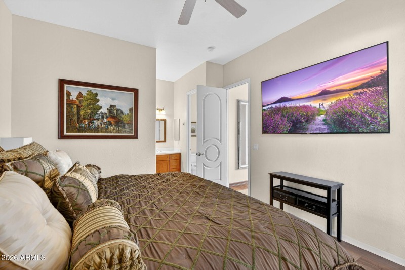 Private Guest Bedroom