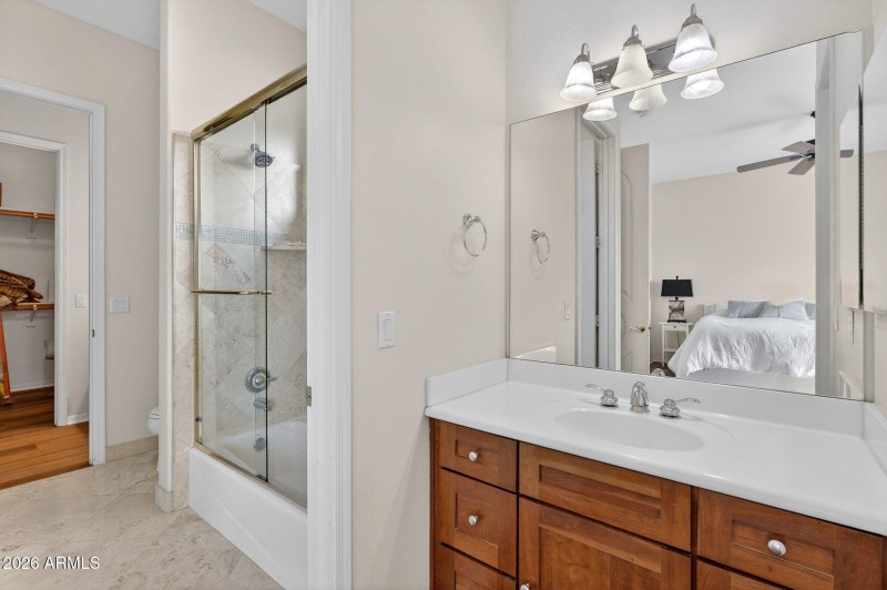 Ensuite Bedroom & Bath