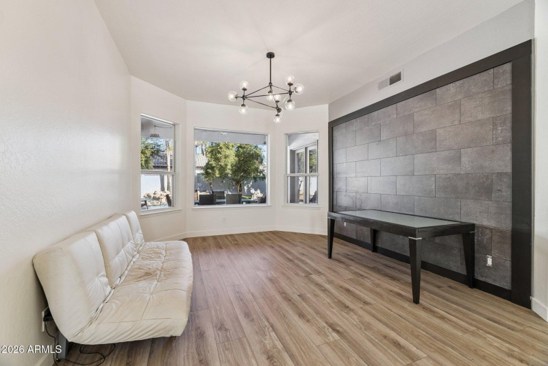 8-web-or-mls-2732-e-hillery-dr