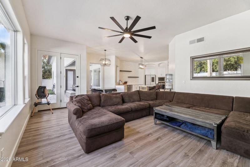 20-web-or-mls-2732-e-hillery-dr