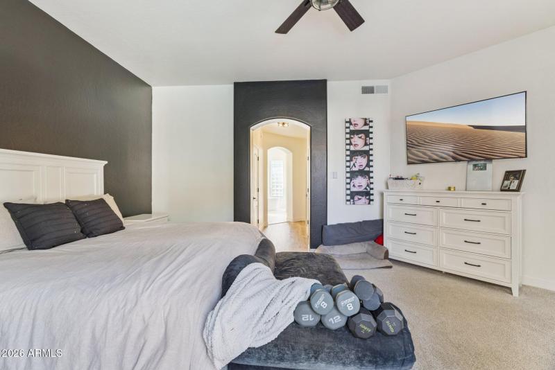 25-web-or-mls-2732-e-hillery-dr