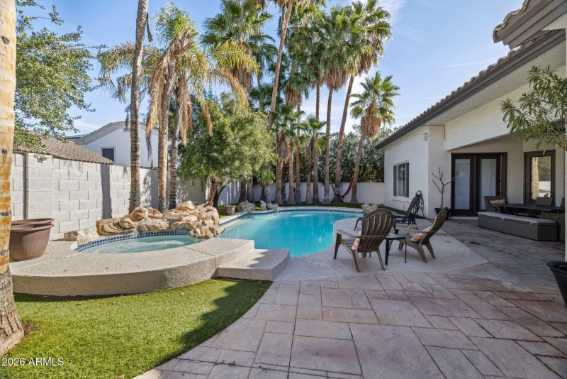 50-web-or-mls-2732-e-hillery-dr