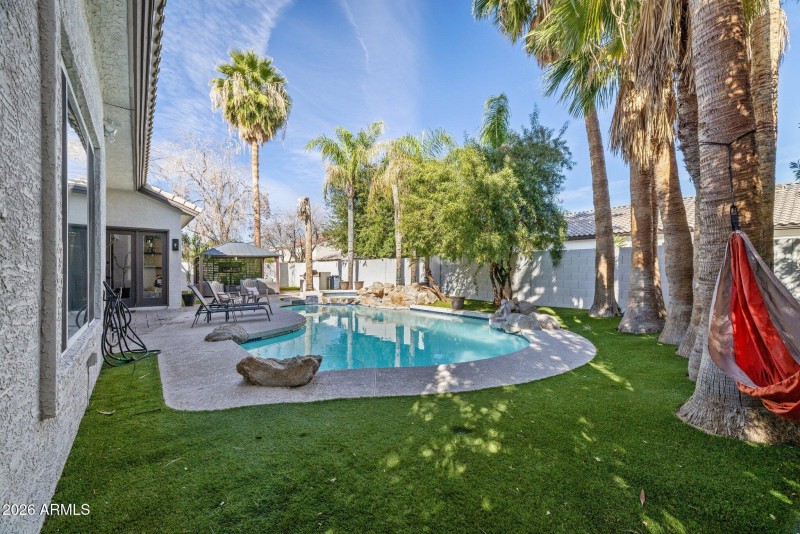 51-web-or-mls-2732-e-hillery-dr