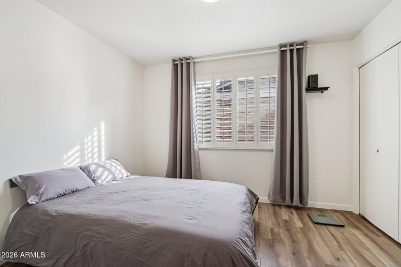 17-web-or-mls-North 25th Pl-S0702-017