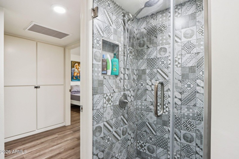 32-web-or-mls-North 25th Pl-S0702-032