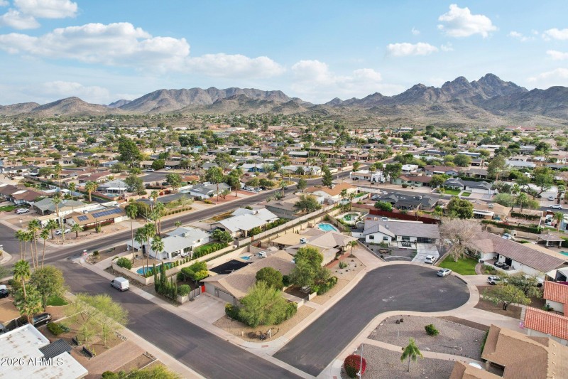 46-web-or-mls-North 25th Pl-S0702-046