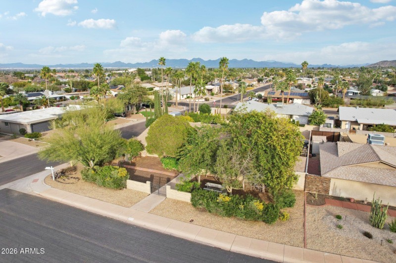 50-web-or-mls-North 25th Pl-S0702-050