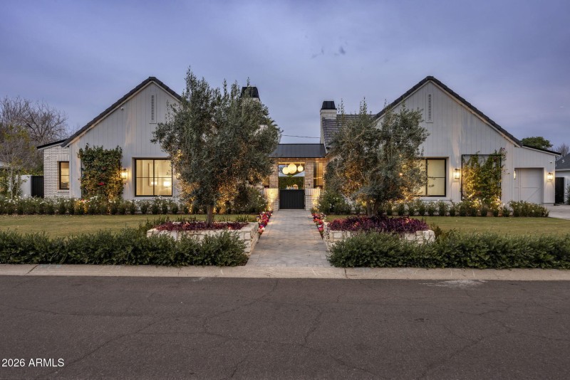 1-web-or-mls-D46A5940