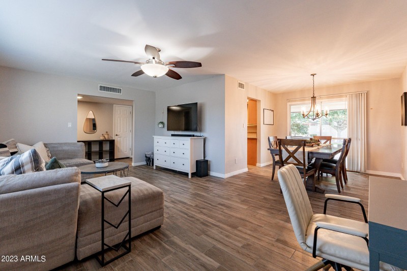 10-web-or-mls-Holbrook-10