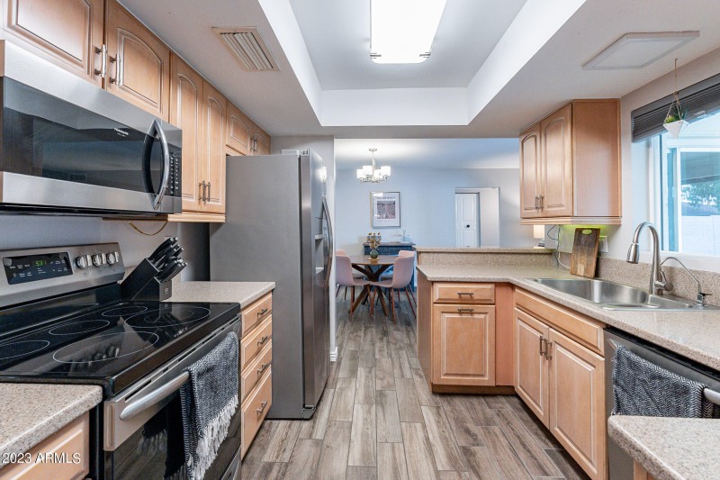 13-web-or-mls-Holbrook-13