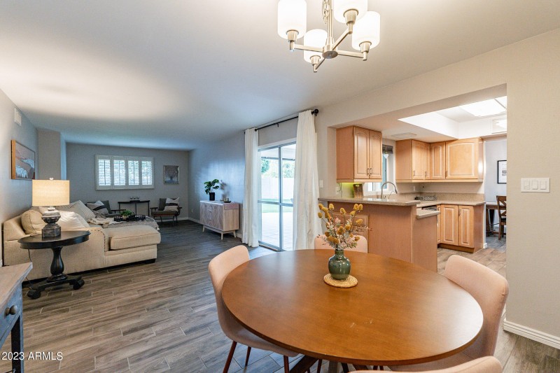 22-web-or-mls-Holbrook-22