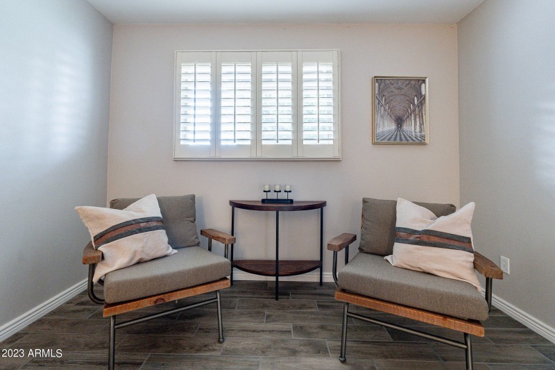 25-web-or-mls-Holbrook-25