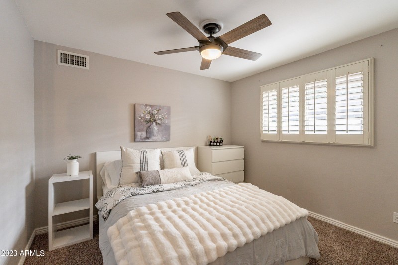 28-web-or-mls-Holbrook-28