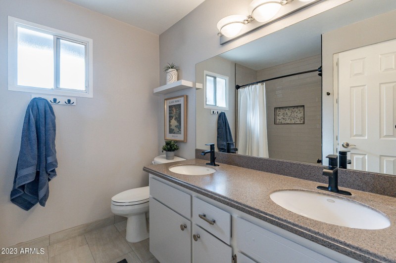 30-web-or-mls-Holbrook-30