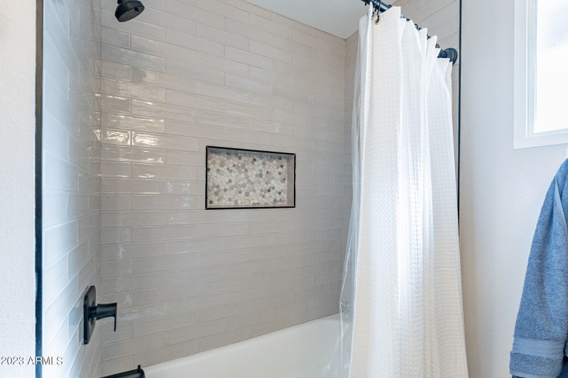 31-web-or-mls-Holbrook-31