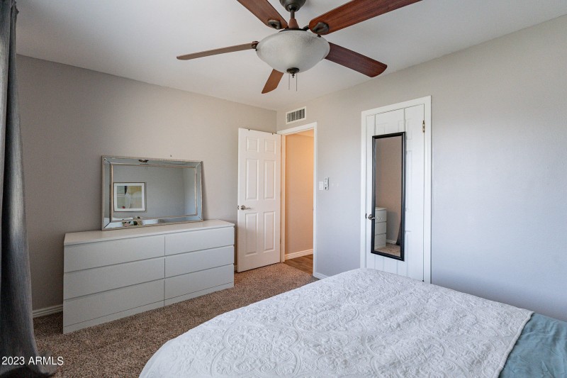 35-web-or-mls-Holbrook-35