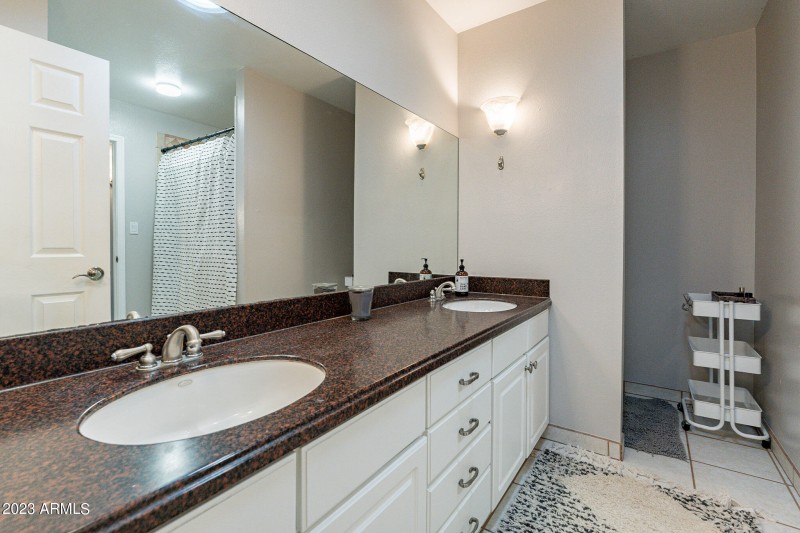 39-web-or-mls-Holbrook-39