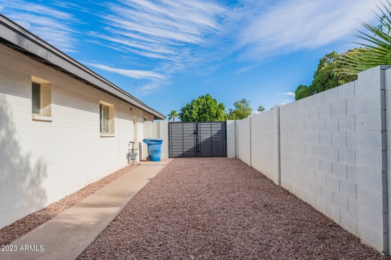 56-web-or-mls-Holbrook-56