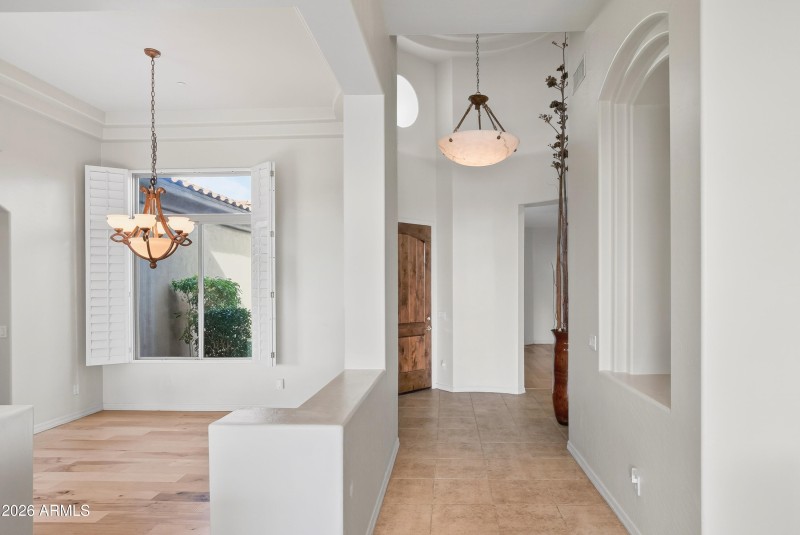 001_11157 E Greenway Rd