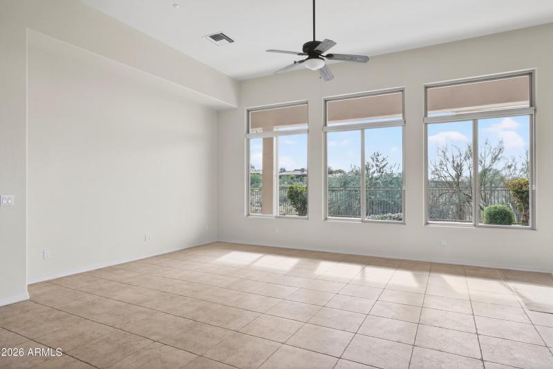 007_11157 E Greenway Rd