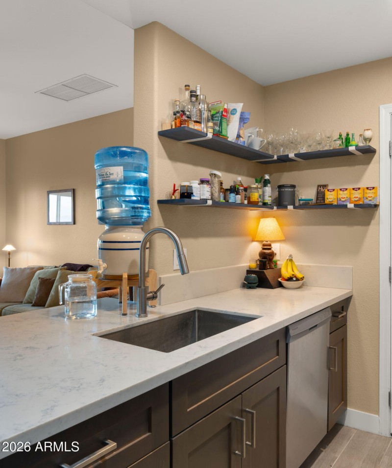 14-web-or-mls-Kitchen1