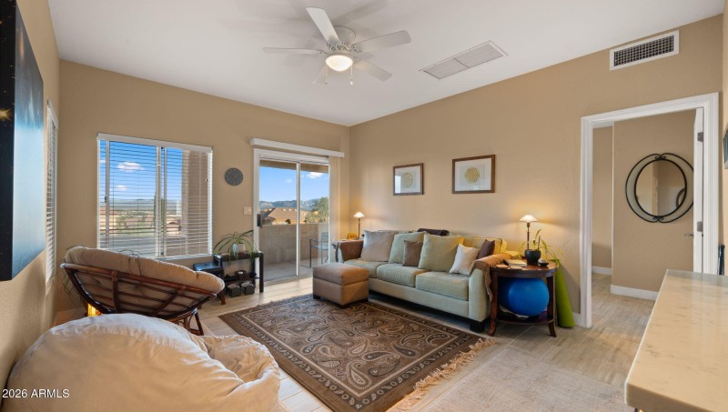 17-web-or-mls-Living Space2