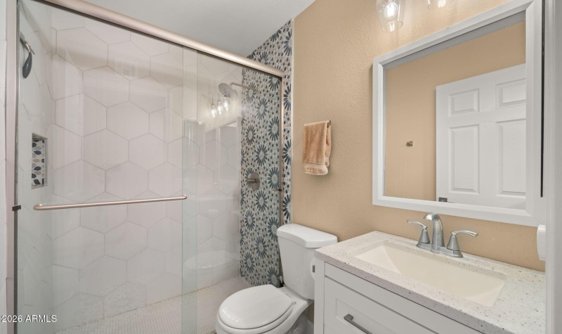 24-web-or-mls-Full Bathroom