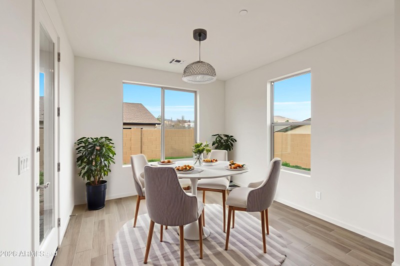 04-832 Eugene Dining Area Virtually Stag