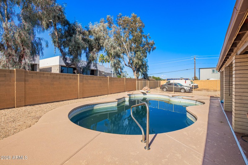 16848 N 40TH AVE, Phoenix, AZ 85053