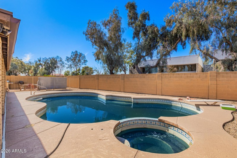 16848 N 40TH AVE, Phoenix, AZ 85053