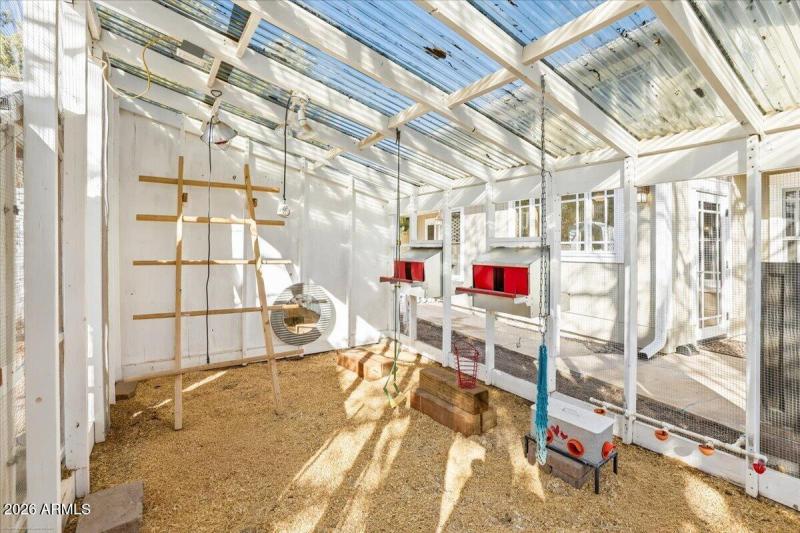 Fully Enclosed Chicken Coop