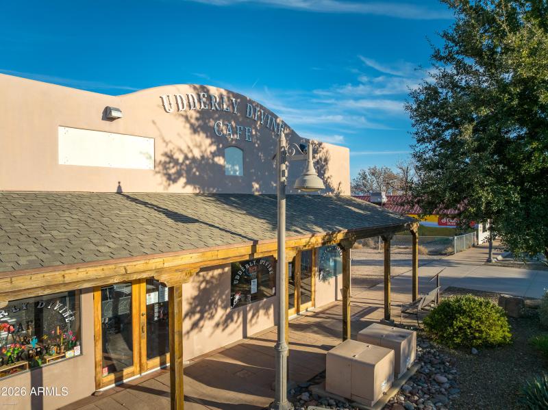 Udderly Divine Cafe & Bakery Camp Verde