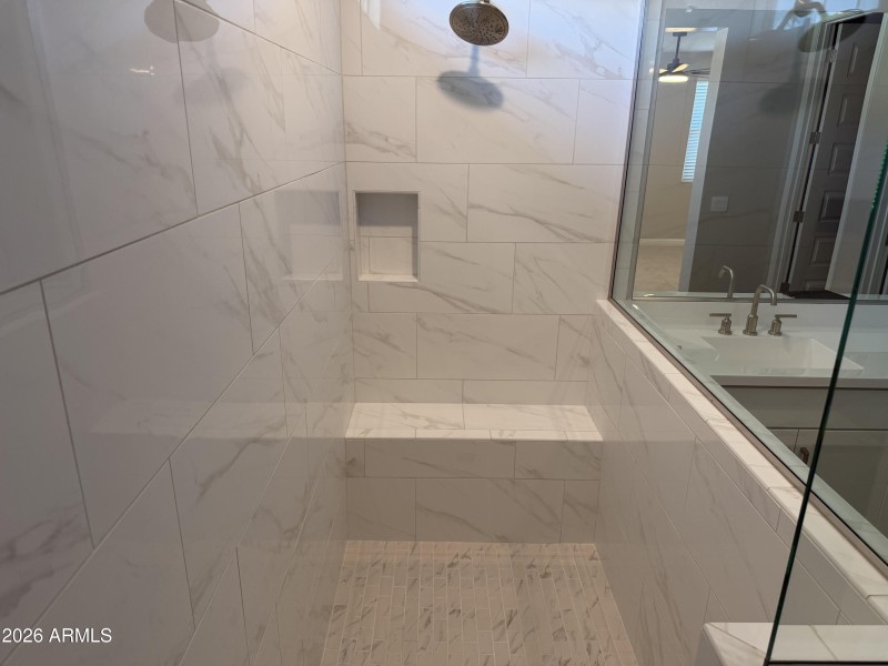 5818 E ZACHARY DR shower