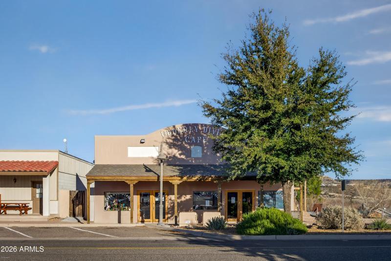 Udderly Divine Cafe & Bakery Camp Verde