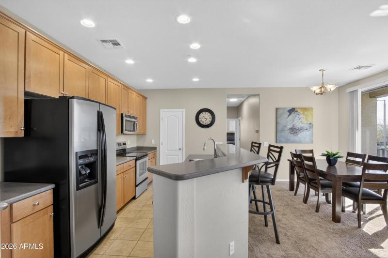 Kitchen Island/ Dinning Room